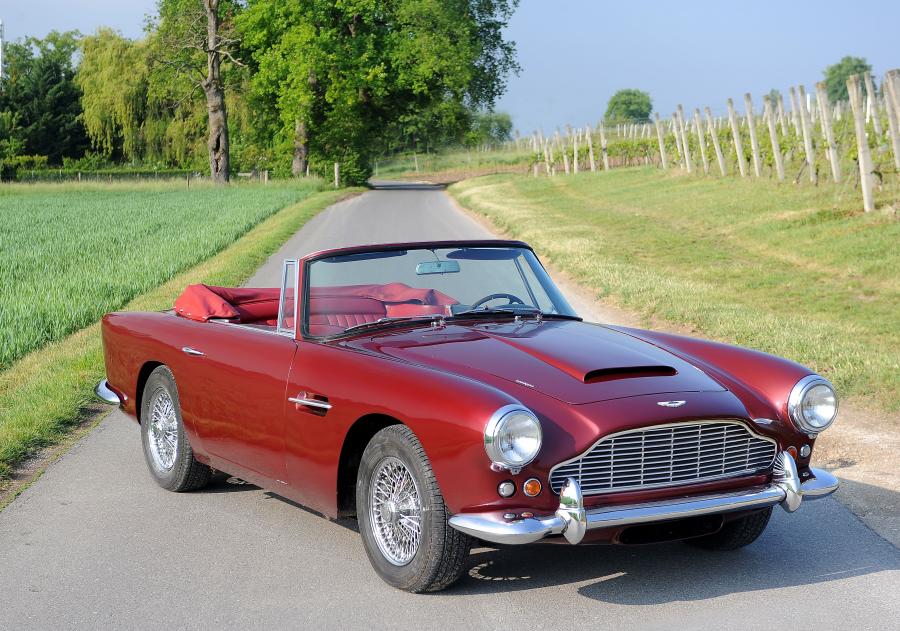  Aston Martin DB4 Convertible 1962 года  (фото 9 из 41)